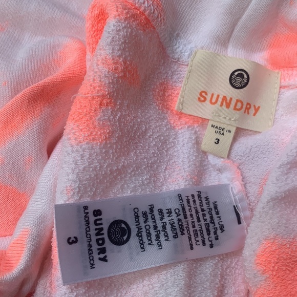 SUNDRY Pop Peach Bundle Shorts and T-Shirt Size 3 (L) NWT - Picture 7 of 8